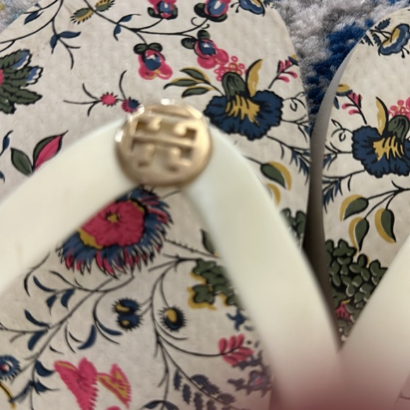 Tory Butch flip flop. Sz 7 - Picture 2 of 6